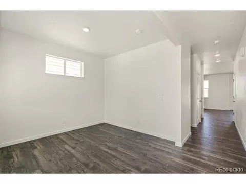 27415 E Byers Pl, Aurora, CO 80018 photo 2