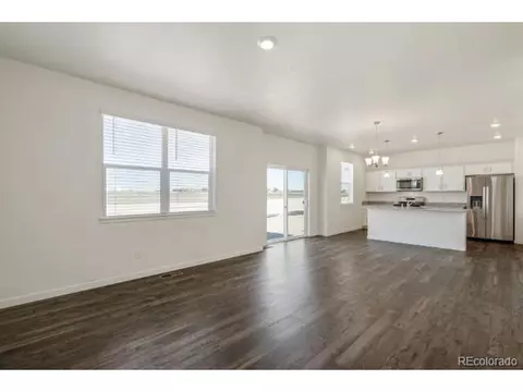 27415 E Byers Pl, Aurora, CO 80018 photo 4