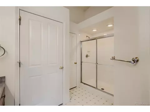 Bath - 18130 E Bethany Pl, Aurora, CO 80013 photo 2 of 3