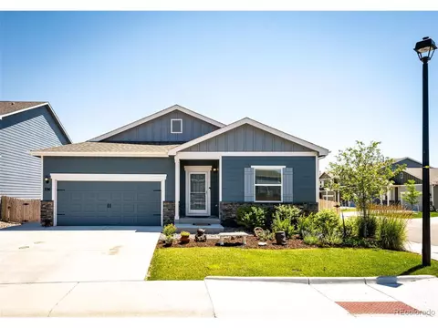 396 Maple St, Bennett, CO 80102 photo 3