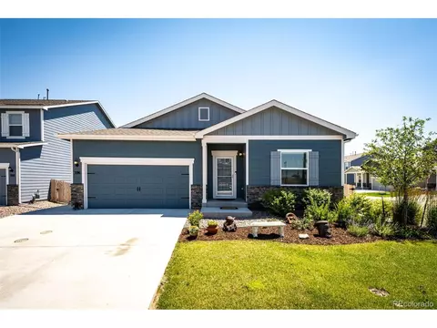 396 Maple St, Bennett, CO 80102 photo 2
