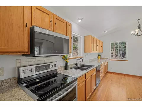 Kitchen - 13475 Shiloh Rd, Conifer, CO 80433 photo 3 of 4