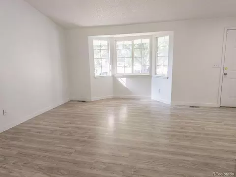 14608 E 52nd Ave, Denver, CO 80239 photo 4
