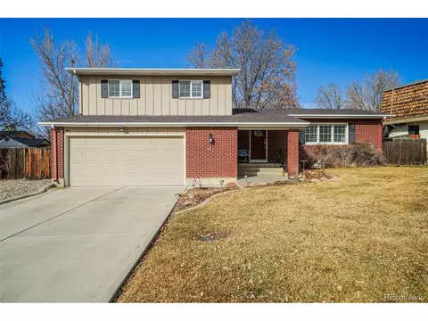 7 Belaire Dr, Pueblo, CO 81001