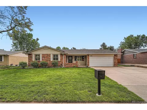 678 S Oswego Ct, Aurora, CO 80012