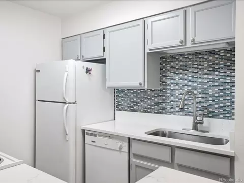 Kitchen - 4654 White Rock Cir #3, Boulder, CO 80301 photo 2 of 5