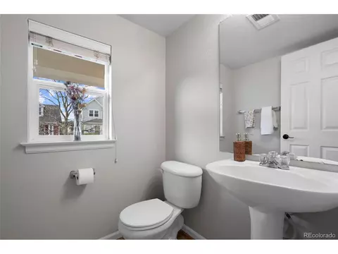 10048 E 28th Ave, Denver, CO 80238 photo 17