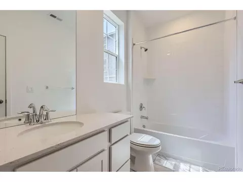 6747 E 149th Ave, Thornton, CO 80602 photo 11