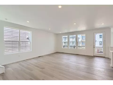 6747 E 149th Ave, Thornton, CO 80602 photo 4