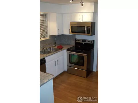 7834 Greenbriar Cir, Boulder, CO 80301 photo 4