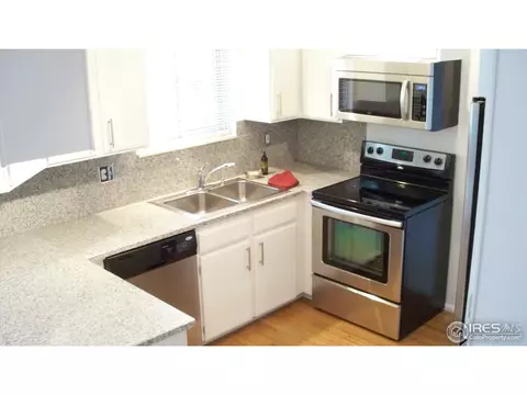 7834 Greenbriar Cir, Boulder, CO 80301 photo 3