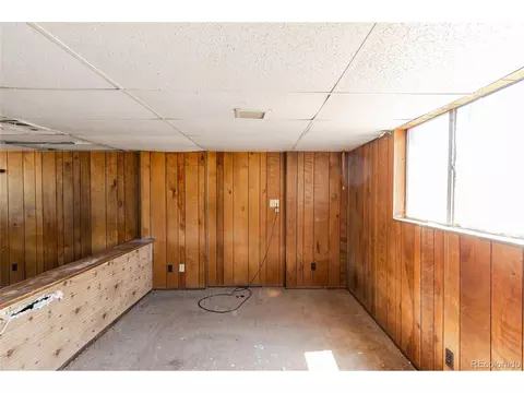 14955 Robins Dr, Denver, CO 80239 photo 5