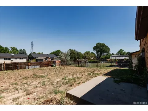 14955 Robins Dr, Denver, CO 80239 photo 22