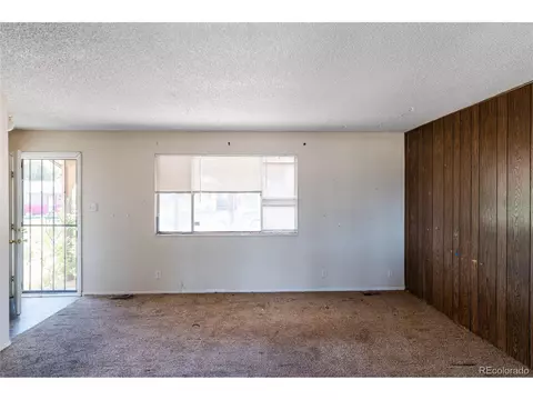 14955 Robins Dr, Denver, CO 80239 photo 3