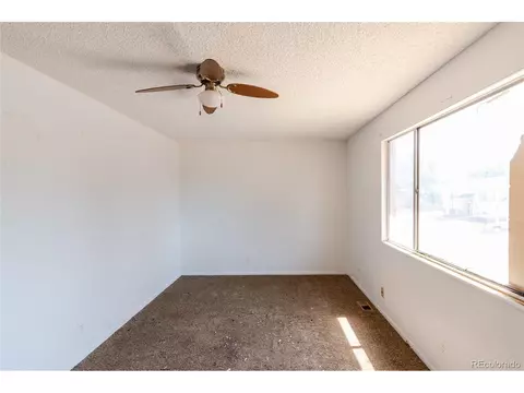 14955 Robins Dr, Denver, CO 80239 photo 12