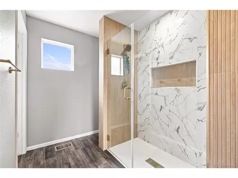 Bath - 25647 E Maple Ave, Aurora, CO 80018 photo 4 of 5