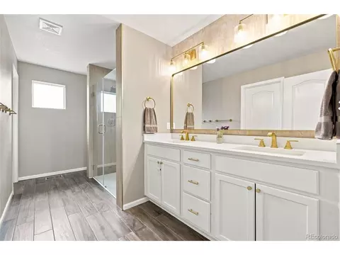 Bath - 25647 E Maple Ave, Aurora, CO 80018 photo 3 of 5