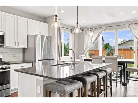 Kitchen - 25647 E Maple Ave, Aurora, CO 80018 photo 4 of 7