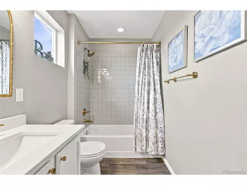 Bath - 25647 E Maple Ave, Aurora, CO 80018 photo 2 of 5