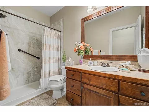 Bath - 5046 Rangeview Ave, Longmont, CO 80504 photo 2 of 3