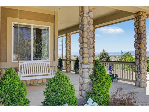Exterior - 5046 Rangeview Ave, Longmont, CO 80504 photo 2 of 9
