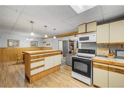 Kitchen - 5046 Rangeview Ave, Longmont, CO 80504 photo 6 of 6
