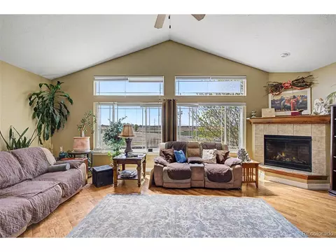 Living - 5046 Rangeview Ave, Longmont, CO 80504 photo 1 of 2