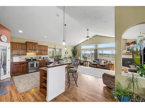 Kitchen - 5046 Rangeview Ave, Longmont, CO 80504 photo 2 of 6