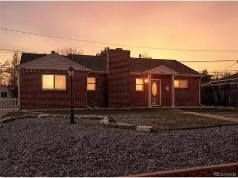 9361 Gail Ct, Thornton, CO 80229