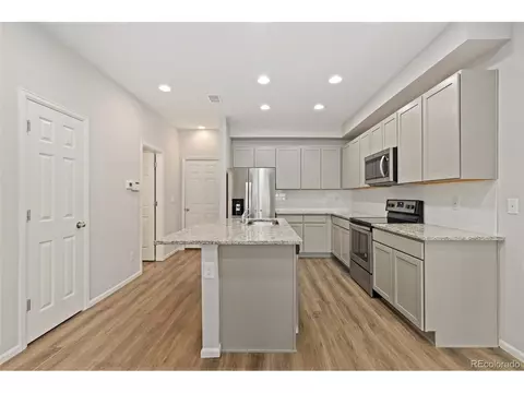 16040 E Warner Pl, Denver, CO 80239 photo 9
