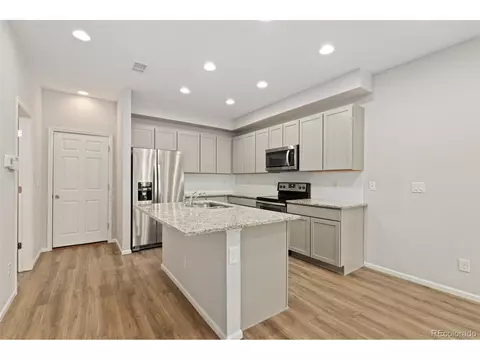 16040 E Warner Pl, Denver, CO 80239 photo 8