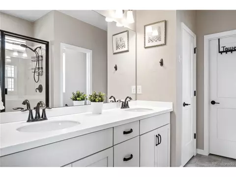 27886 E 8th Pl, Aurora, CO 80018 photo 14