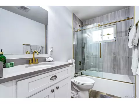1080 Uvalda St, Aurora, CO 80011