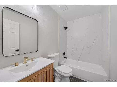 Bath - 3692 E 92nd Pl, Thornton, CO 80229 photo 3 of 4
