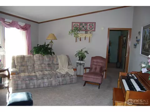 204 E 12th Ave, Yuma, CO 80759 photo 2
