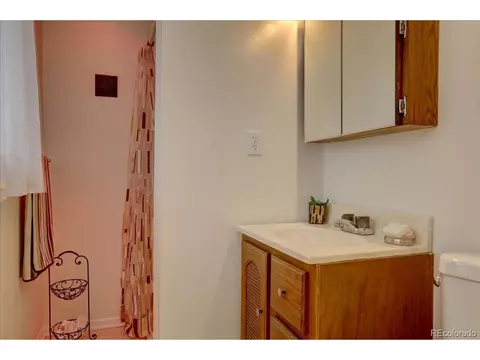 1201 Eagle St, Aurora, CO 80011 photo 10