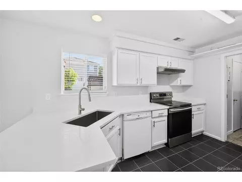 Kitchen - 19762 E 49th Ave, Denver, CO 80249 photo 4 of 5