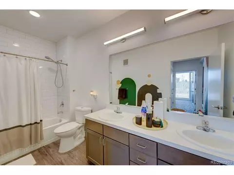 Bath - 8475 E 36th Ave #241, Denver, CO 80238 photo 1 of 1