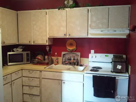 3503 Myrtle St, Evans, CO 80620 photo 2