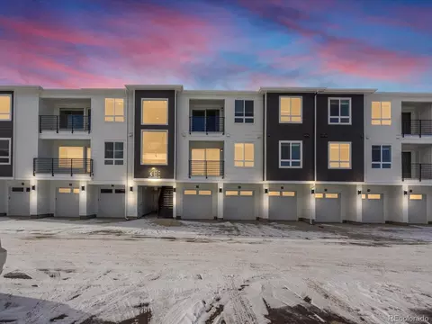 6153 N Ceylon St #5-201, Denver, CO 80249