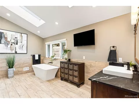 Bath - 5590 Crestbrook Dr, Morrison, CO 80465 photo 1 of 6