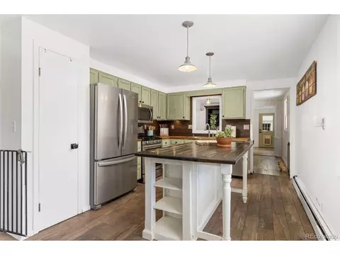 Kitchen - 33758 Harmon Rd, Pine, CO 80470 photo 2 of 5