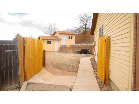 2584 E 97th Ave, Thornton, CO 80229 photo 2