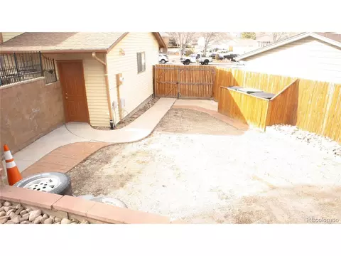 2584 E 97th Ave, Thornton, CO 80229 photo 3