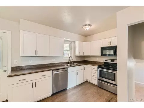 15958 E 18th Pl, Aurora, CO 80011 photo 3