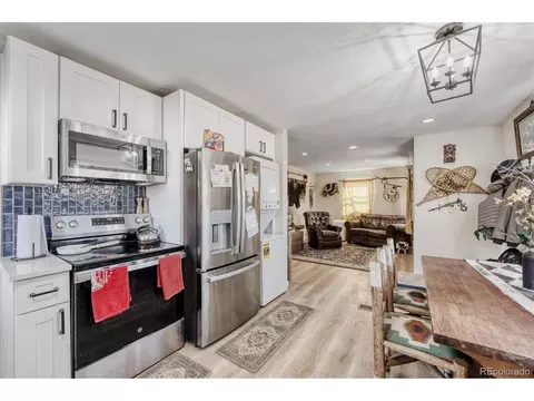 890 Nome St, Aurora, CO 80010