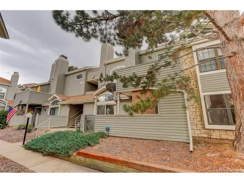 942 S Walden St #103, Aurora, CO 80017