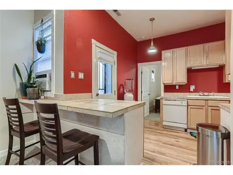 912 33rd St, Denver, CO 80205 photo 6