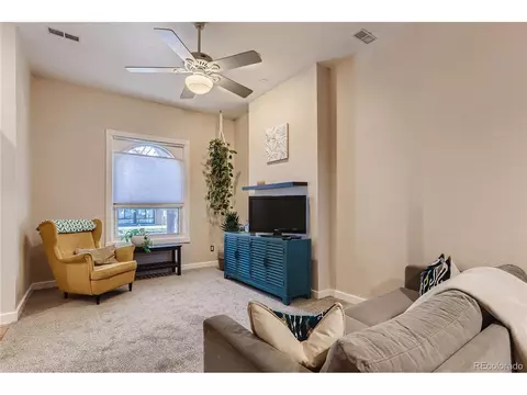 912 33rd St, Denver, CO 80205 photo 4