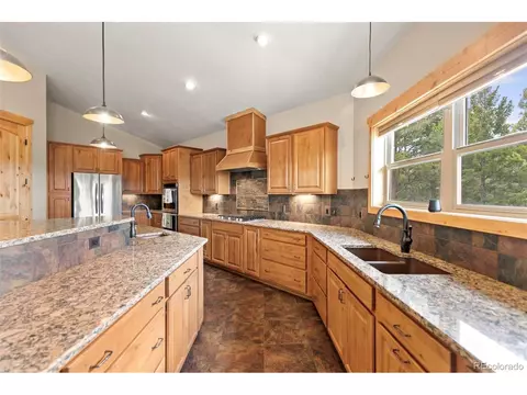 Kitchen - 252 Running Elk Pt, Divide, CO 80814 photo 4 of 5